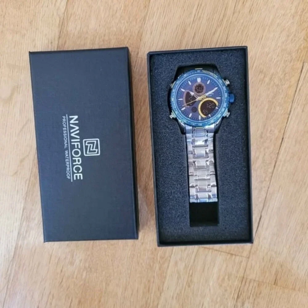 NAVIFORCE New Stylish Dual Display‎ Watch in Stainless Steel For Men